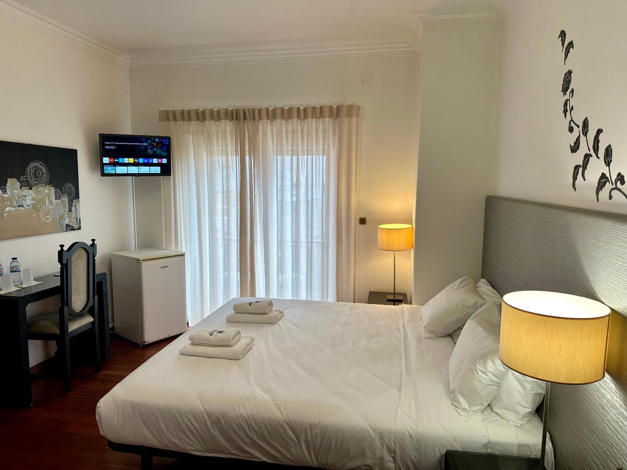 Residencia Maciel Peniche Εξωτερικό φωτογραφία