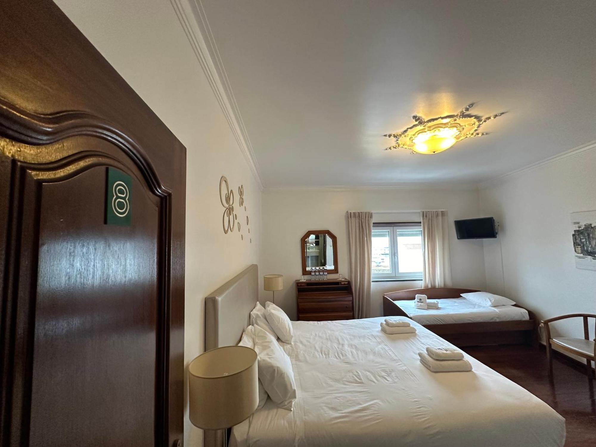 Residencia Maciel Peniche Εξωτερικό φωτογραφία