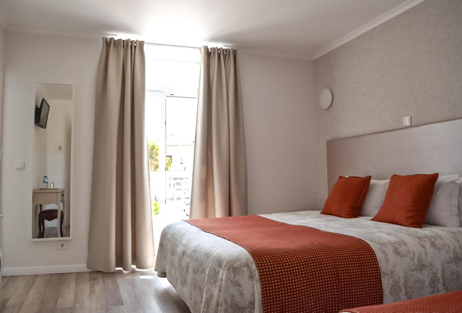 Residencia Maciel Peniche Εξωτερικό φωτογραφία