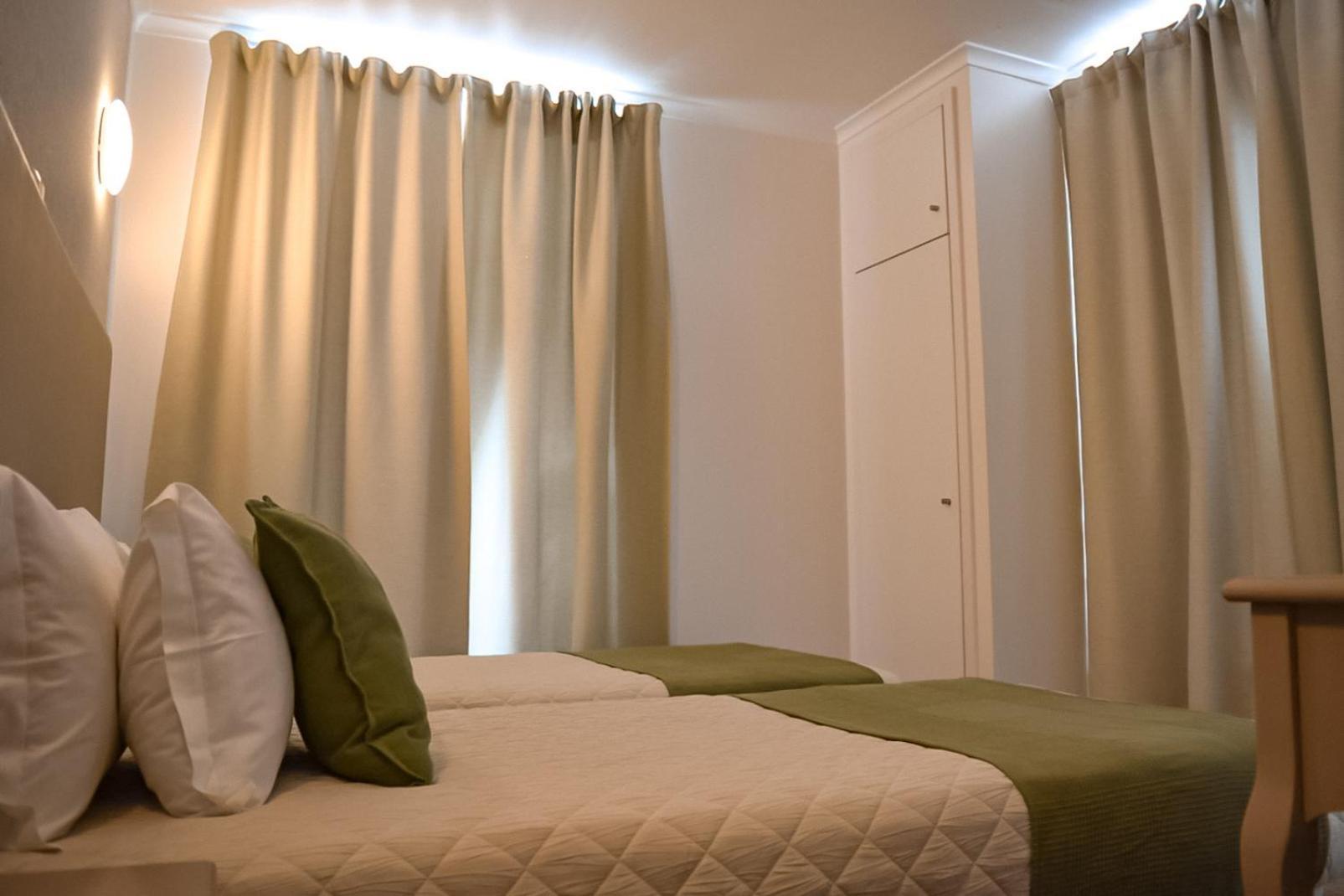 Residencia Maciel Peniche Εξωτερικό φωτογραφία